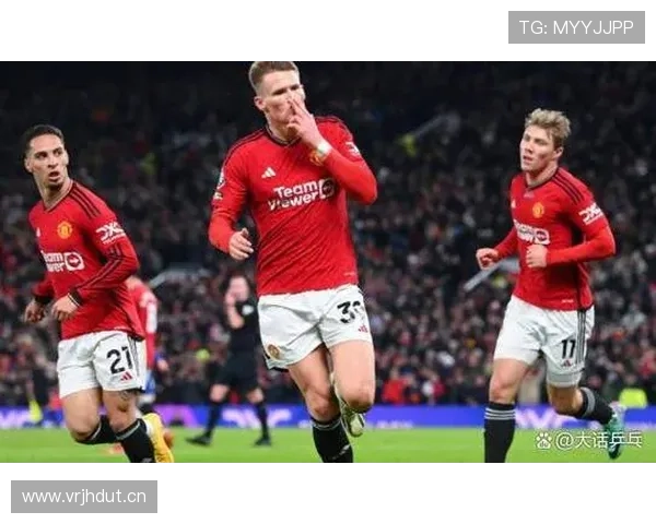 曼联进攻瘫痪,中场推进断链成关键症结 曼联进攻瘫痪,中场推进断链成关键症结