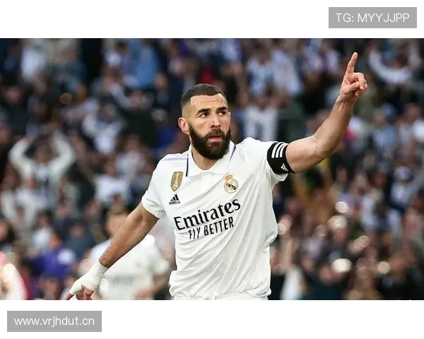 在皇家体系下本泽马与莱万多夫斯基终结区域偏移趋势