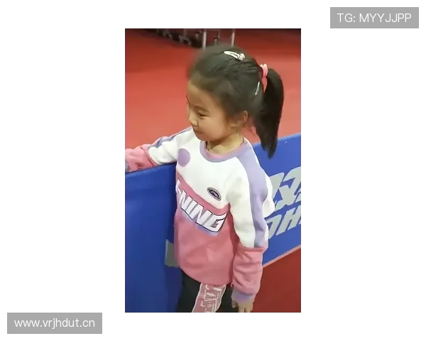 翁泓阳这日常比赛场还严肃，连手机壁纸都选训练照片？