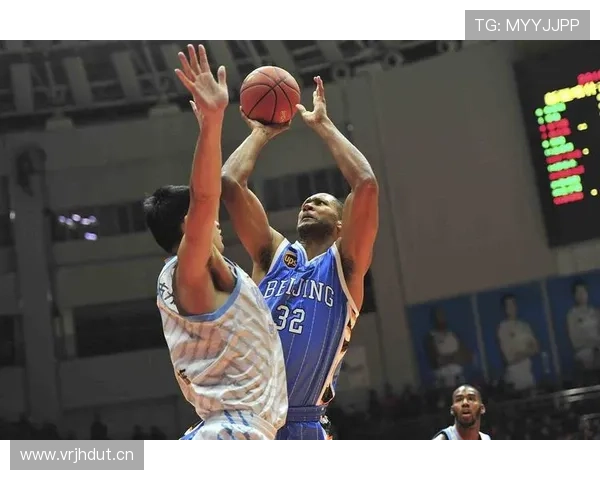 纳什挡拆制造对内线错位，生涯8.5助攻主导节奏